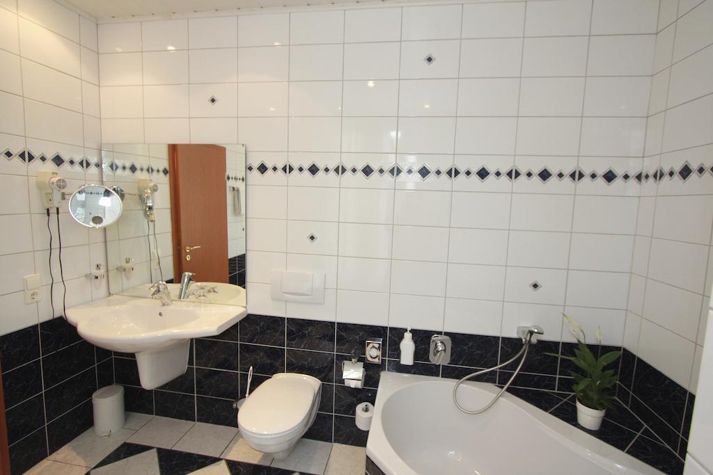 Parkhotel Tillmanns Eltville am Rhein Oda fotoğraf
