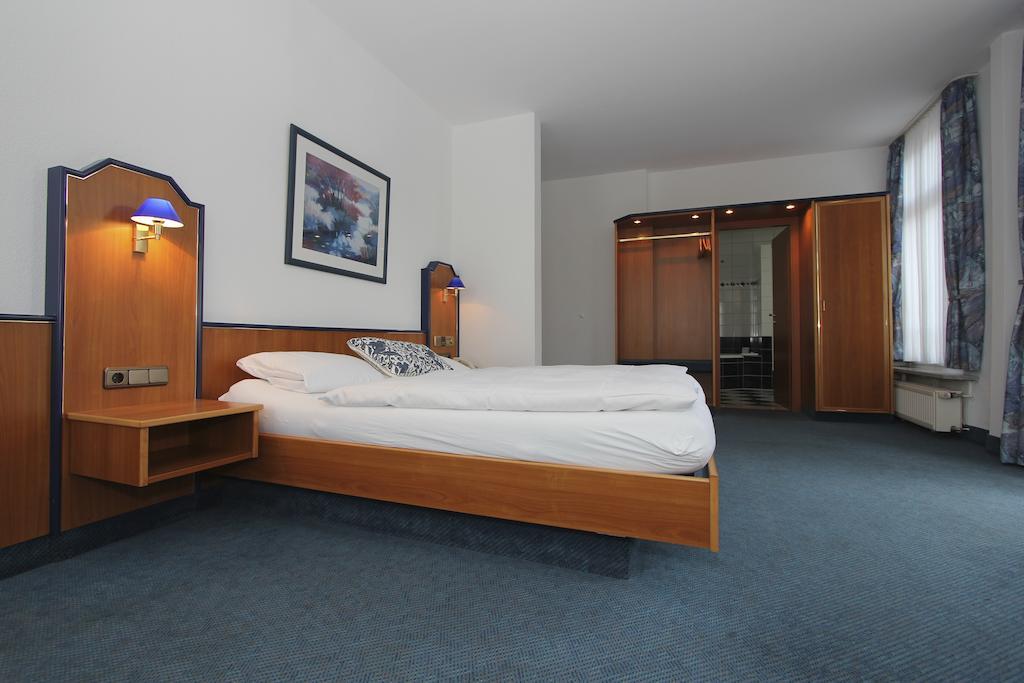 Parkhotel Tillmanns Eltville am Rhein Oda fotoğraf